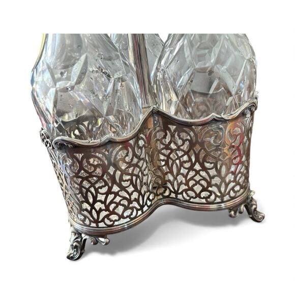 Hawksworth Eyre & Co 3-Bottle Tantalus Crystal Decanters & Silver Plate Stand - Picture 6 of 14